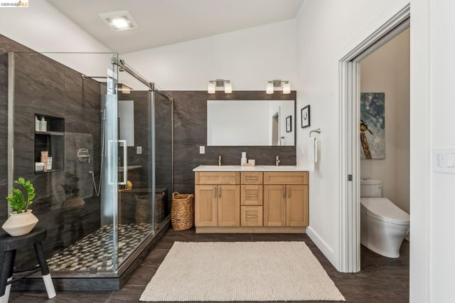 1255 Pine St, Oakland, CA 94607