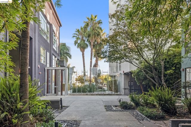 1255 Pine St, Oakland, CA 94607