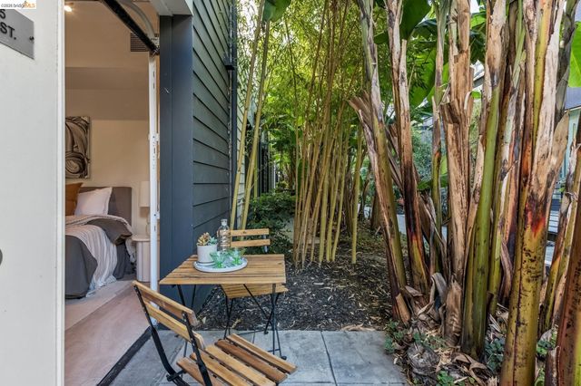 1255 Pine St, Oakland, CA 94607