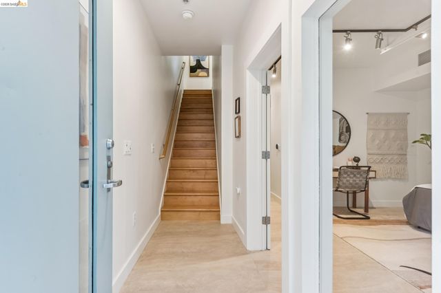 1255 Pine St, Oakland, CA 94607