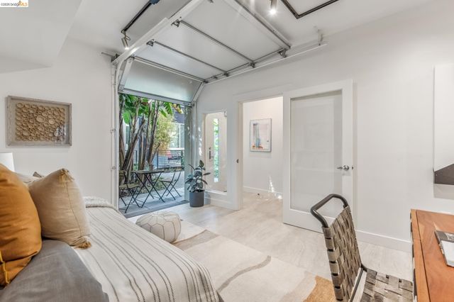 1255 Pine St, Oakland, CA 94607