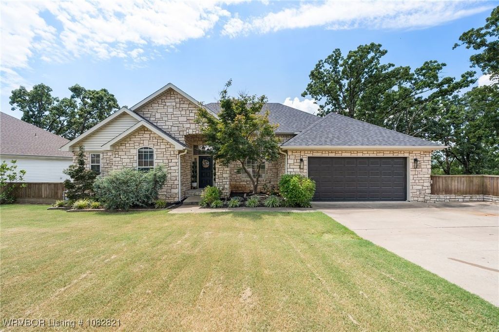 1204 Breckenridge Drive, Van Buren, AR 72956