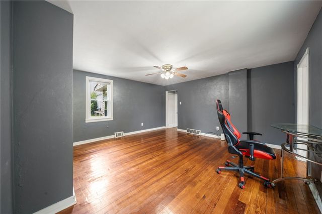 114 Hayden Ln, West Newton, PA 15089