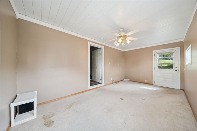 114 Hayden Ln, West Newton, PA 15089