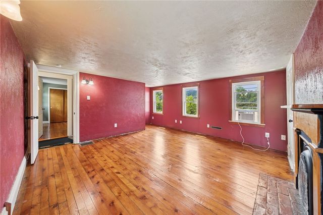 114 Hayden Ln, West Newton, PA 15089