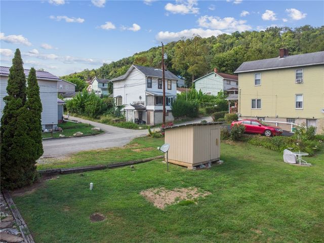 114 Hayden Ln, West Newton, PA 15089