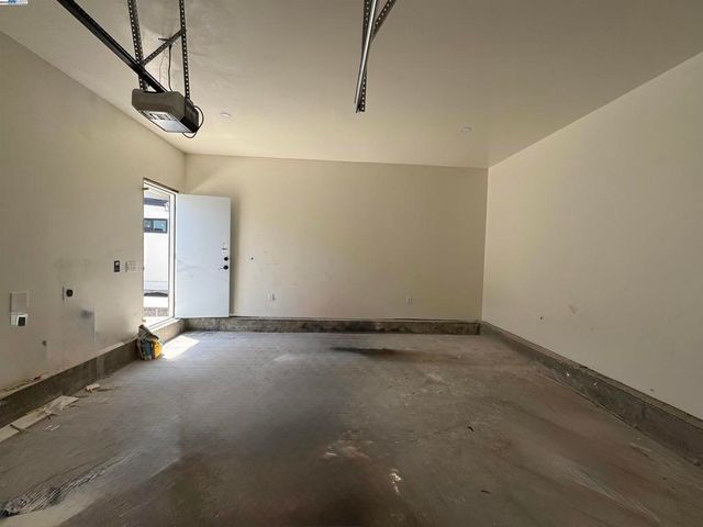 2805 Linden, Oakland, CA 94608