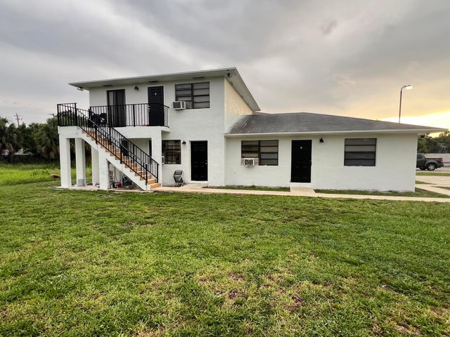 1673 W 26TH Street 1, Riviera Beach, FL 33404