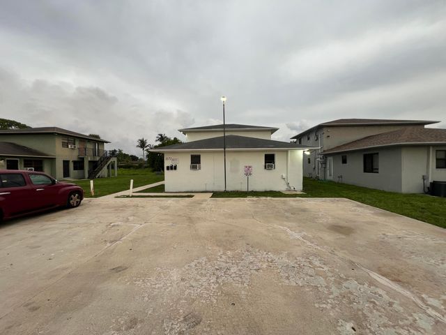 1673 W 26TH Street 1, Riviera Beach, FL 33404