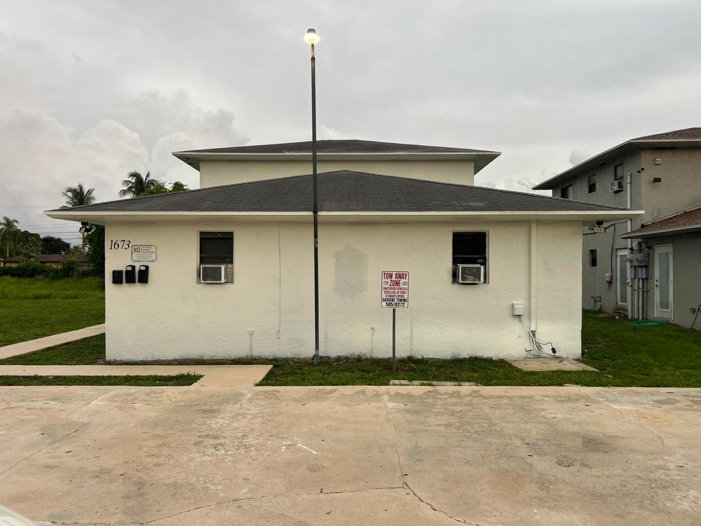 1673 W 26TH Street 1, Riviera Beach, FL 33404