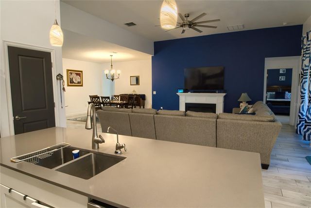 2053 CAMDEN LOOP, Davenport, FL 33837