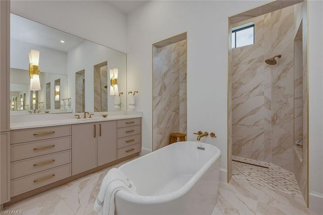 810 Elm CT, Marco Island, FL 34145