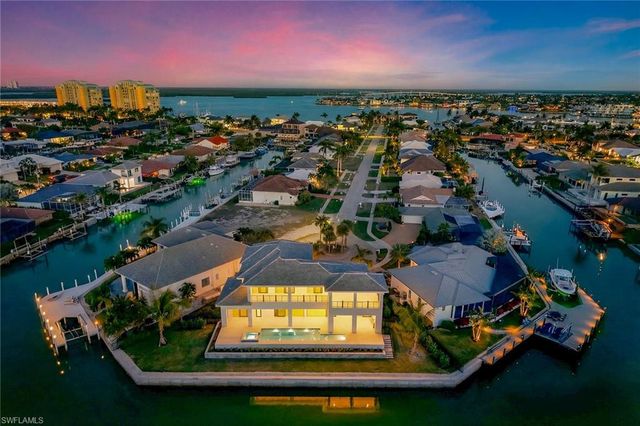 810 Elm CT, Marco Island, FL 34145