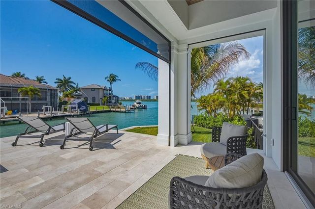 810 Elm CT, Marco Island, FL 34145