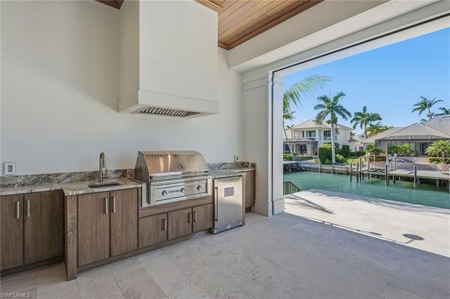810 Elm CT, Marco Island, FL 34145