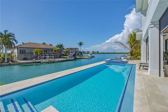 810 Elm CT, Marco Island, FL 34145