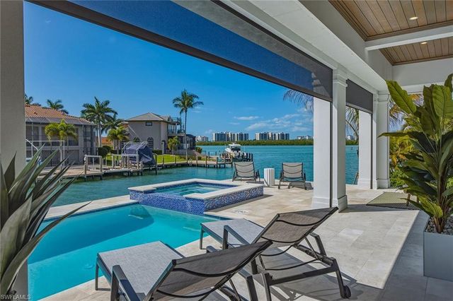 810 Elm CT, Marco Island, FL 34145
