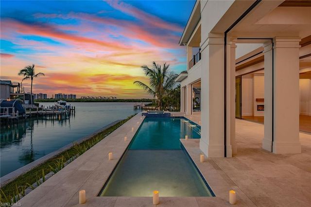810 Elm CT, Marco Island, FL 34145