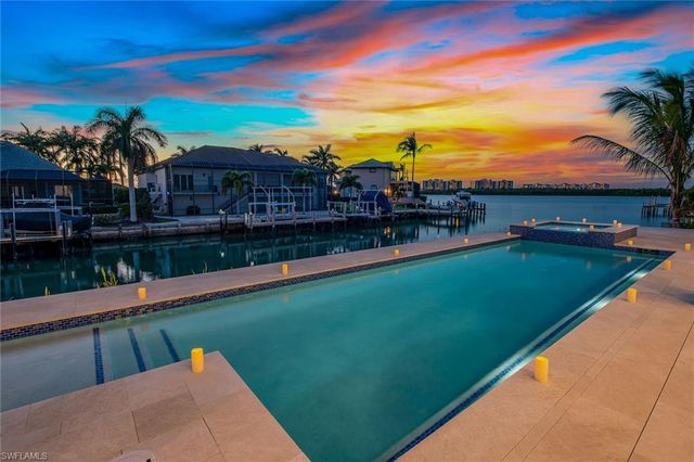 810 Elm CT, Marco Island, FL 34145