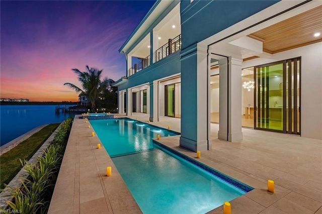 810 Elm CT, Marco Island, FL 34145