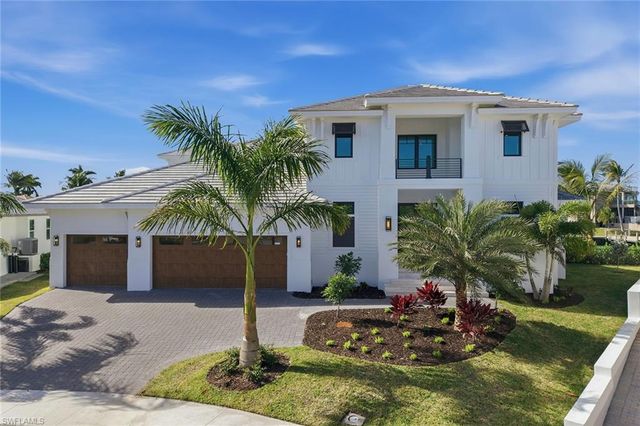 810 Elm CT, Marco Island, FL 34145
