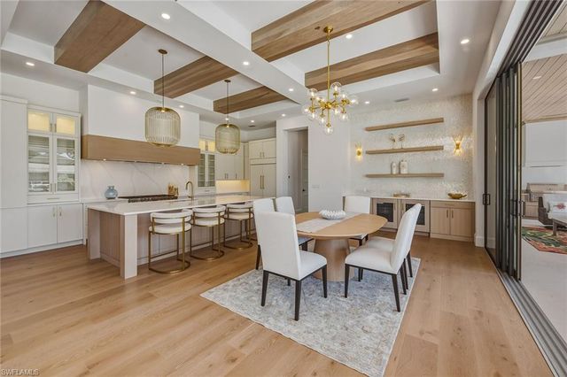 810 Elm CT, Marco Island, FL 34145