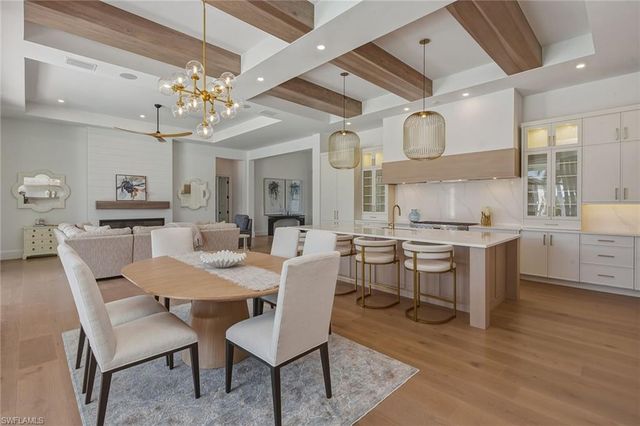 810 Elm CT, Marco Island, FL 34145