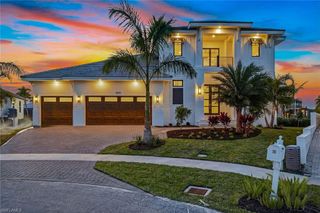 810 Elm CT, Marco Island, FL 34145