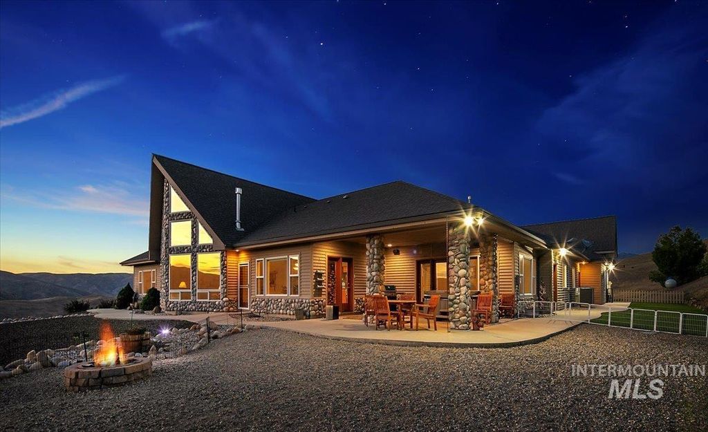 12 Coyote Point, Horseshoe Bend, ID 83629