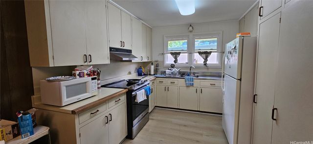 44-749 Kaneohe Bay Drive, Kaneohe, HI 96744