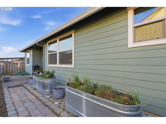 405 S BALM St, Yamhill, OR 97148