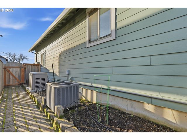 405 S BALM St, Yamhill, OR 97148