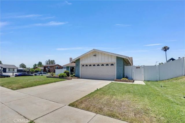 896 N Arrowhead, Rialto, CA 92376