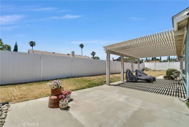 896 N Arrowhead, Rialto, CA 92376
