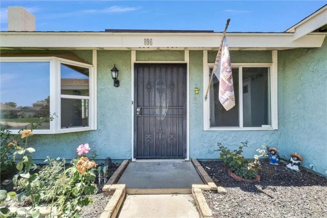 896 N Arrowhead, Rialto, CA 92376