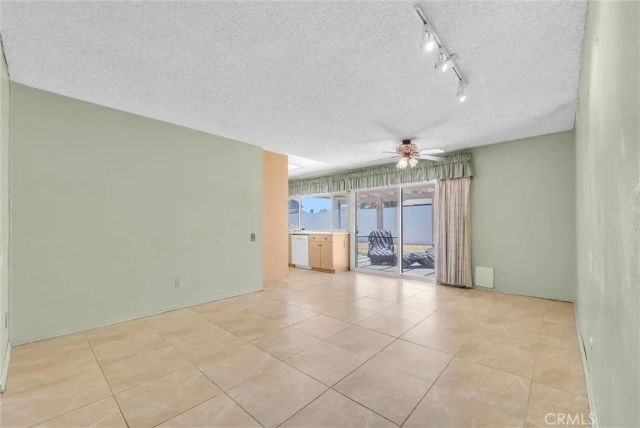 896 N Arrowhead, Rialto, CA 92376