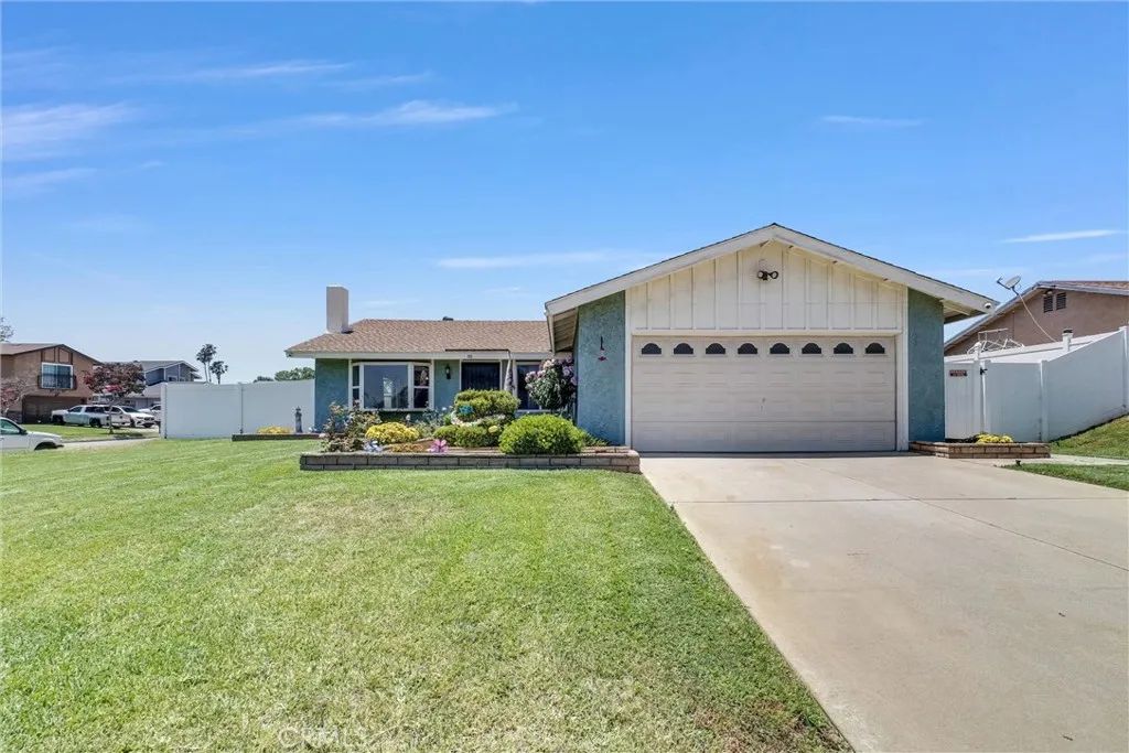 896 N Arrowhead, Rialto, CA 92376