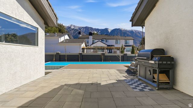 1 QUIETWOOD LN, Sandy, UT 84092