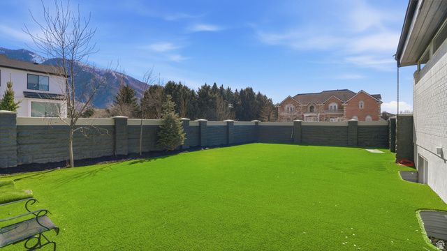 1 QUIETWOOD LN, Sandy, UT 84092