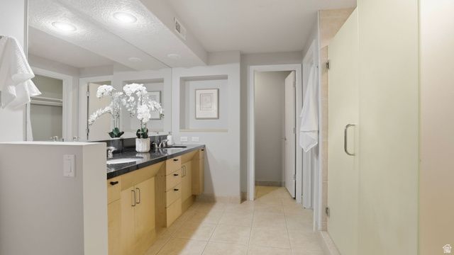 1 QUIETWOOD LN, Sandy, UT 84092