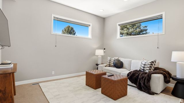 1 QUIETWOOD LN, Sandy, UT 84092