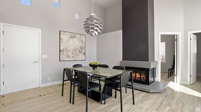 1 QUIETWOOD LN, Sandy, UT 84092