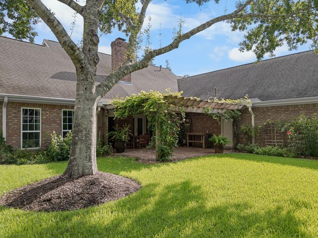 603 Renaldo Street, Dickinson, TX 77539