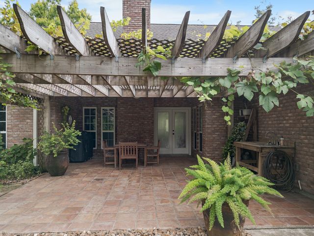 603 Renaldo Street, Dickinson, TX 77539