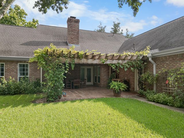 603 Renaldo Street, Dickinson, TX 77539
