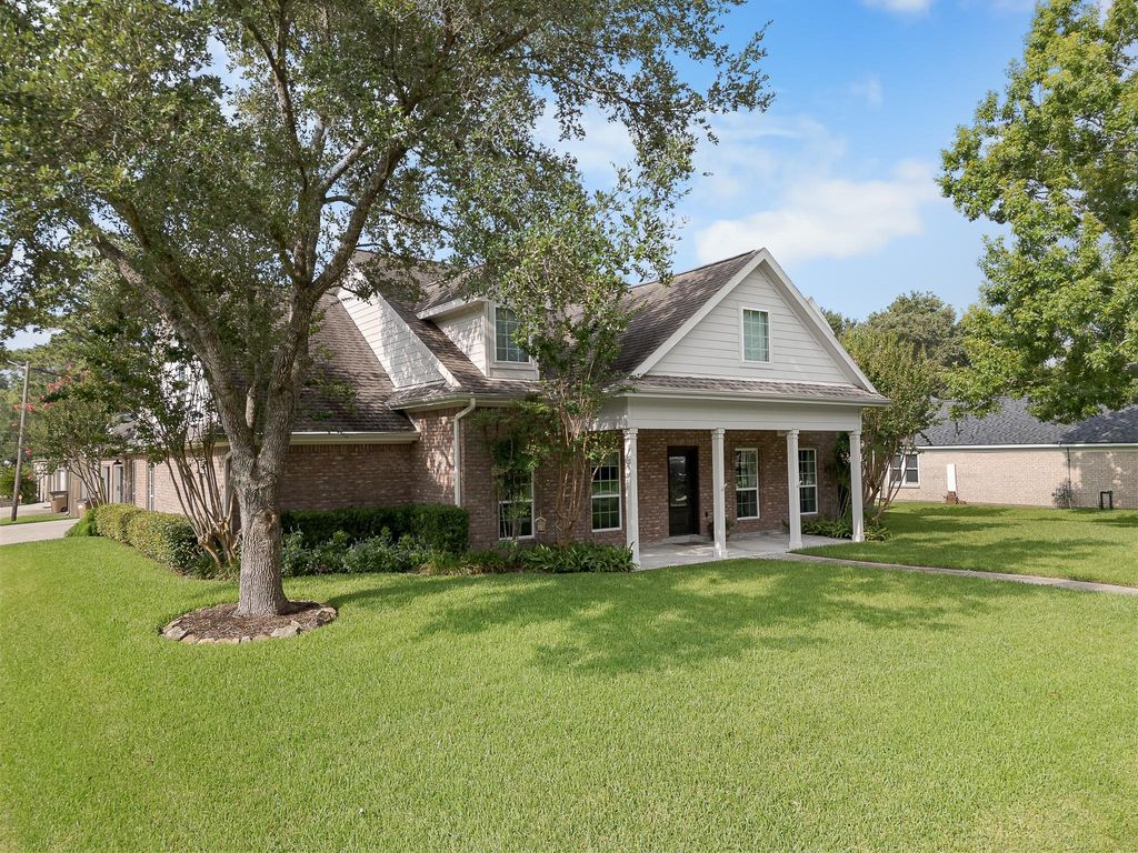 603 Renaldo Street, Dickinson, TX 77539