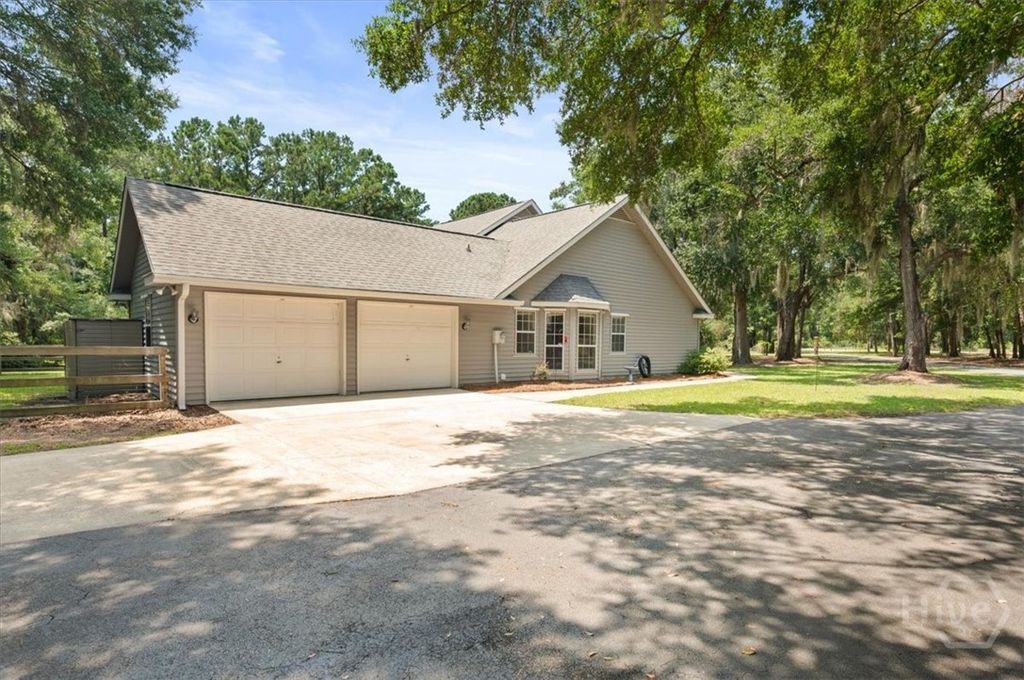 Image 37 of property listing at 22651 Ga Highway 144, Richmond Hill, GA 31324