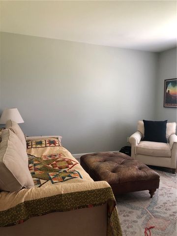 135 Spring Hill Road, Portsmouth, RI 02871