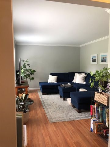 135 Spring Hill Road, Portsmouth, RI 02871