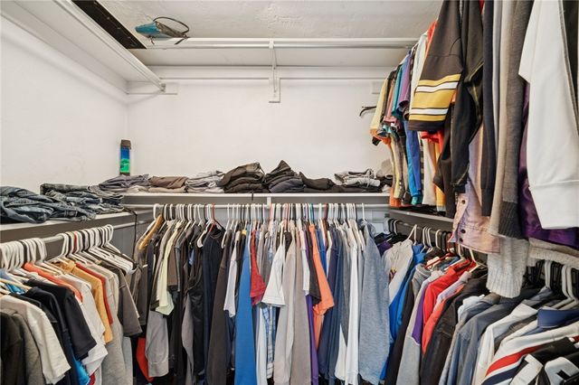 144 Valley Fields Dr, Plum Boro, PA 15239